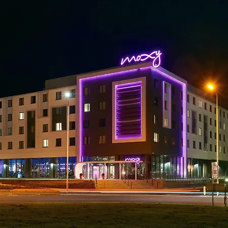 Moxy Edinburgh Airport-3